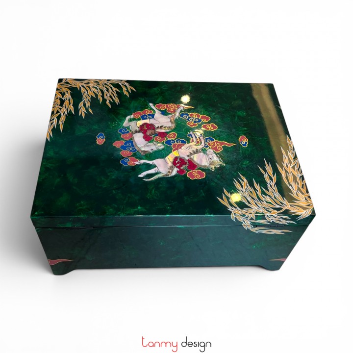 Horce rectangle lacquer box 20x30 cm